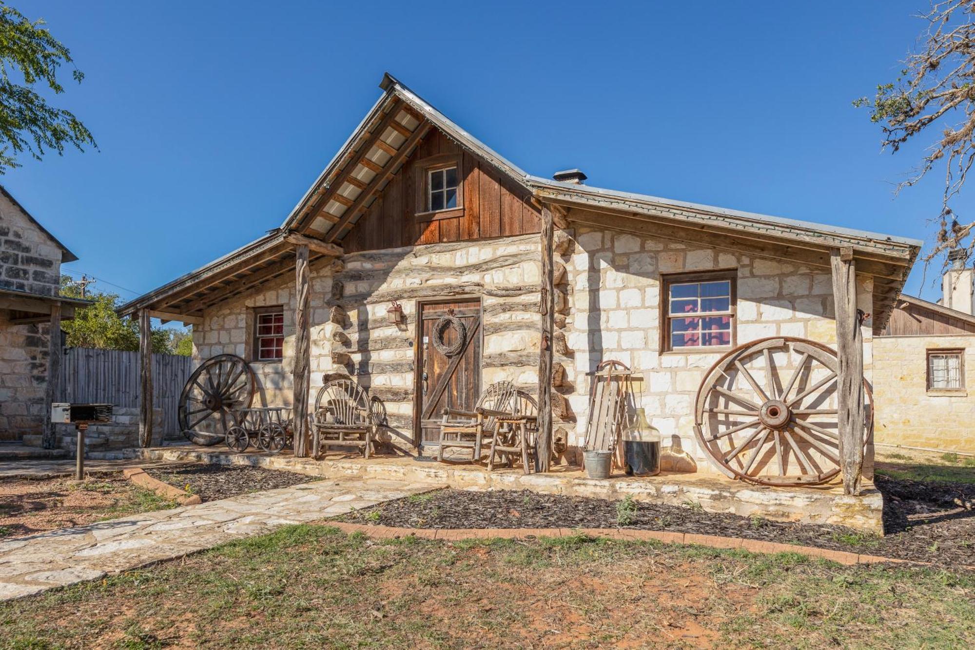 Country Inn Cottages Fredericksburg Esterno foto